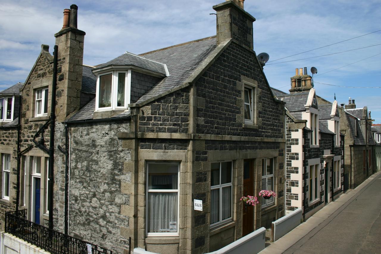 Kathleen'S Bed And Breakfast Gardenstown Exterior photo